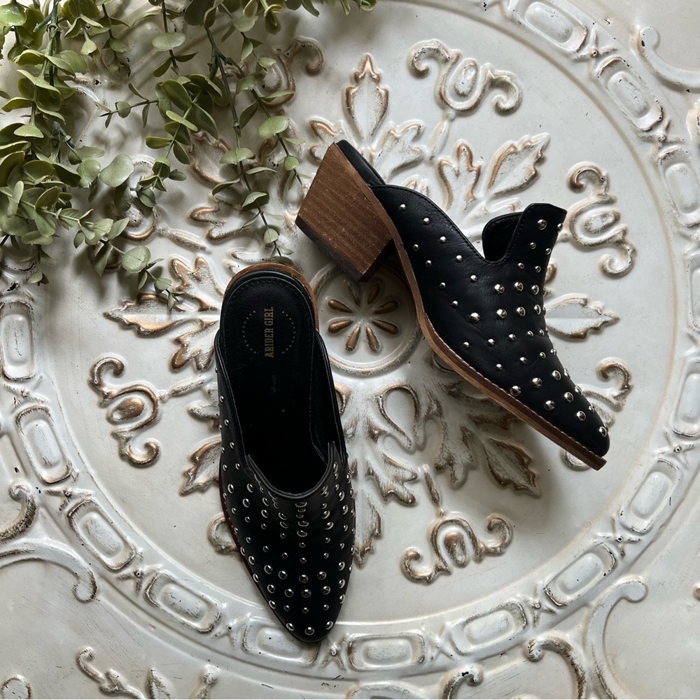 Arider Girl Studded Cara Black Mules Size 5 Western